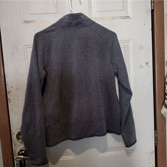 Mountain Hardwear pullover top - Picture 2 of 6